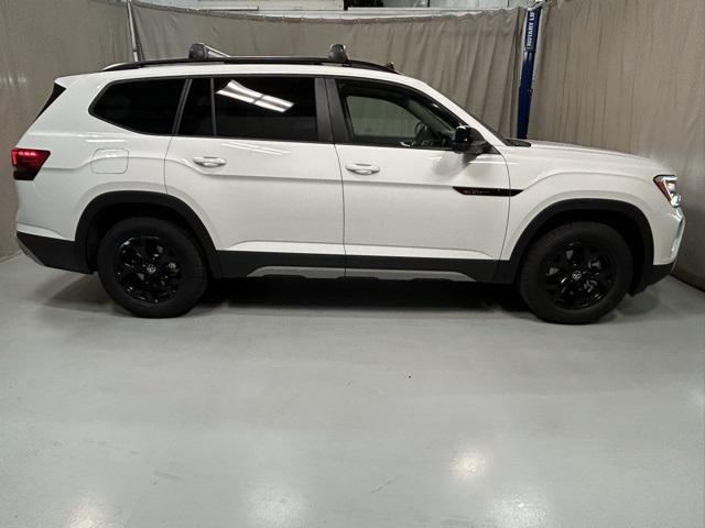 new 2025 Volkswagen Atlas car, priced at $45,341