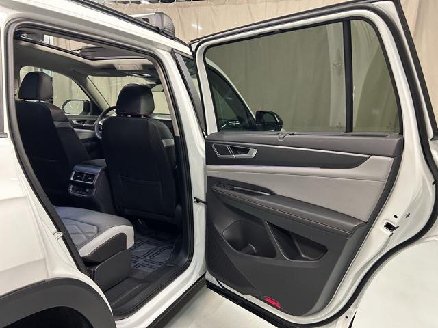 new 2025 Volkswagen Atlas car, priced at $45,341
