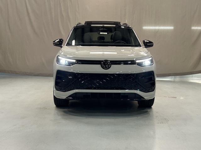 new 2025 Volkswagen Tiguan car, priced at $39,131