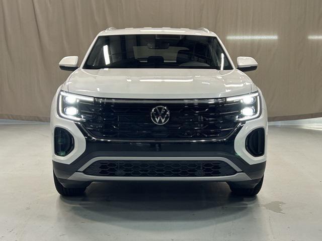 new 2026 Volkswagen Atlas Cross Sport car, priced at $42,636