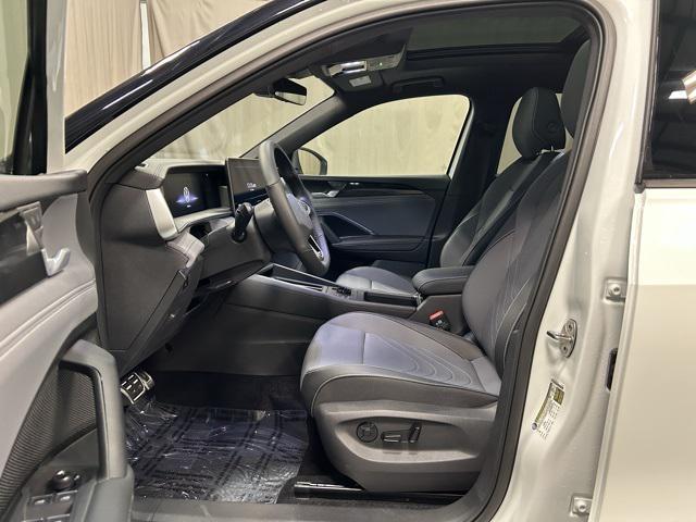 new 2025 Volkswagen Tiguan car, priced at $40,336