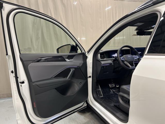 new 2025 Volkswagen Tiguan car, priced at $40,336