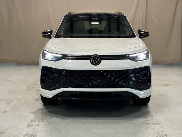 new 2025 Volkswagen Tiguan car, priced at $40,336