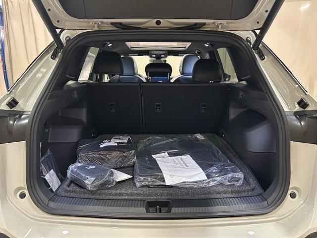 new 2025 Volkswagen Tiguan car, priced at $37,881