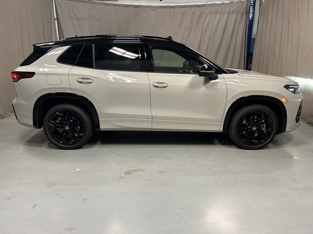 new 2025 Volkswagen Tiguan car, priced at $37,881