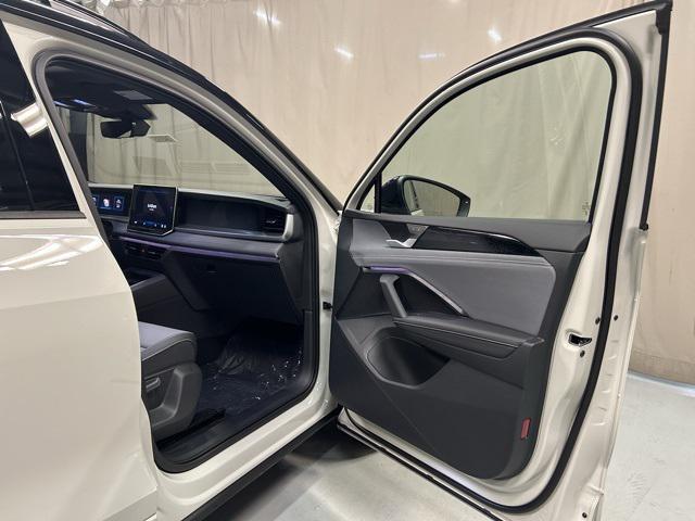 new 2025 Volkswagen Tiguan car, priced at $37,881