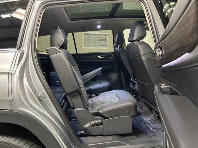 new 2025 Volkswagen Atlas car, priced at $56,064