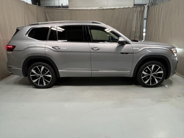 new 2025 Volkswagen Atlas car, priced at $56,064