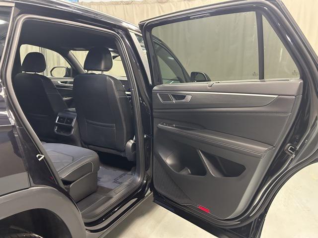 used 2024 Volkswagen Atlas Cross Sport car, priced at $33,999