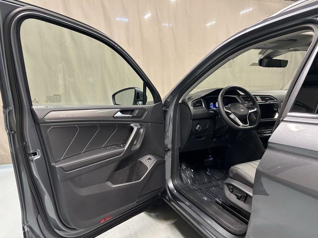 new 2024 Volkswagen Tiguan car, priced at $32,828