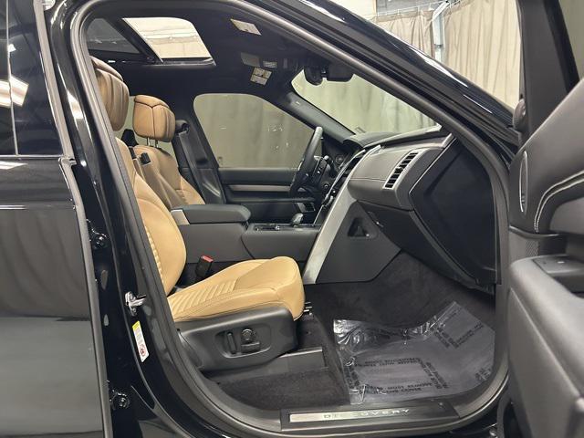 used 2024 Land Rover Discovery car, priced at $63,989