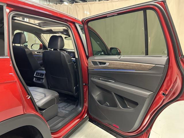 new 2025 Volkswagen Atlas car, priced at $46,970