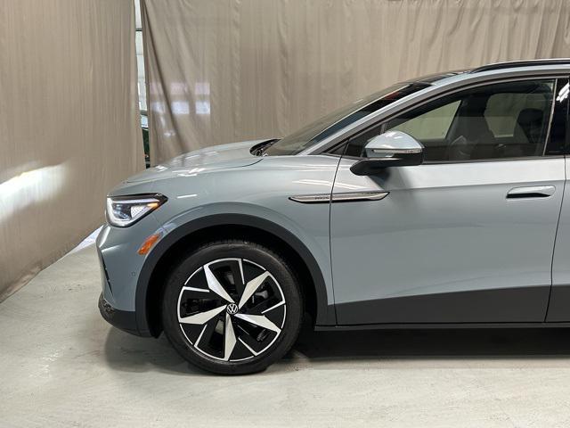 new 2025 Volkswagen ID.4 car, priced at $47,766