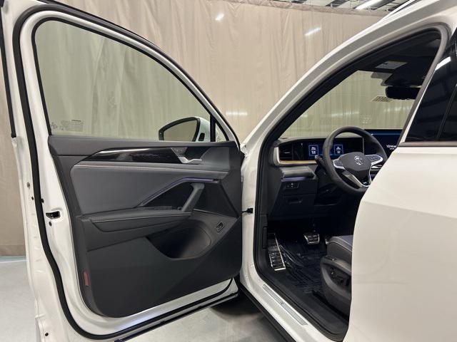 new 2025 Volkswagen Tiguan car, priced at $42,741