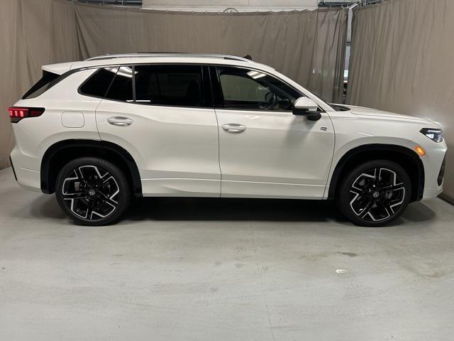 new 2025 Volkswagen Tiguan car, priced at $42,741