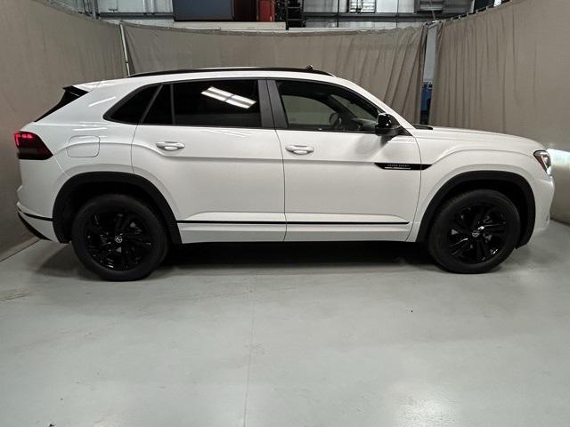 new 2026 Volkswagen Atlas Cross Sport car, priced at $52,688