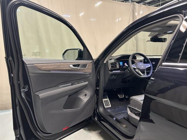 new 2025 Volkswagen Atlas car, priced at $52,891