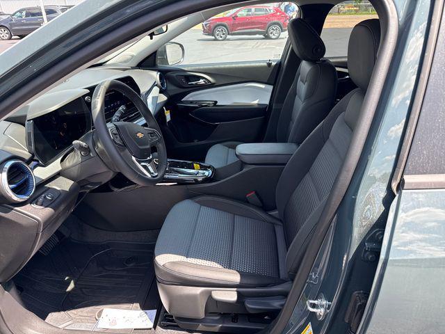 new 2025 Chevrolet Trax car, priced at $25,548