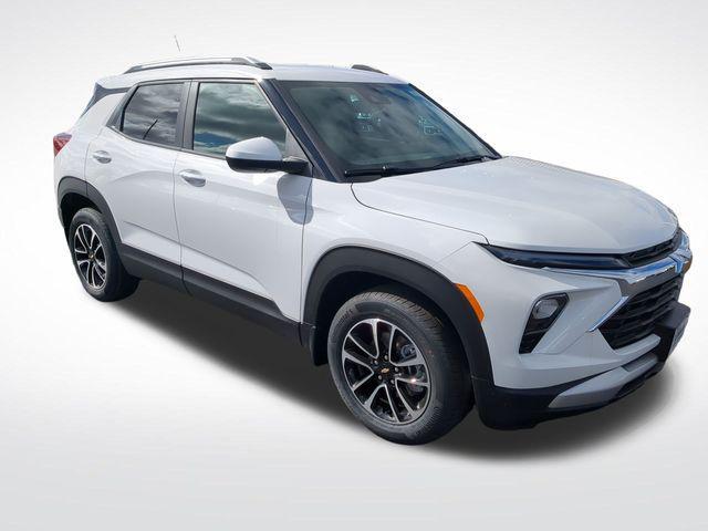 new 2025 Chevrolet TrailBlazer car, priced at $28,573