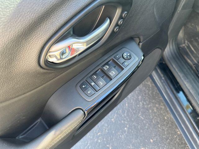 used 2023 Jeep Cherokee car, priced at $25,759