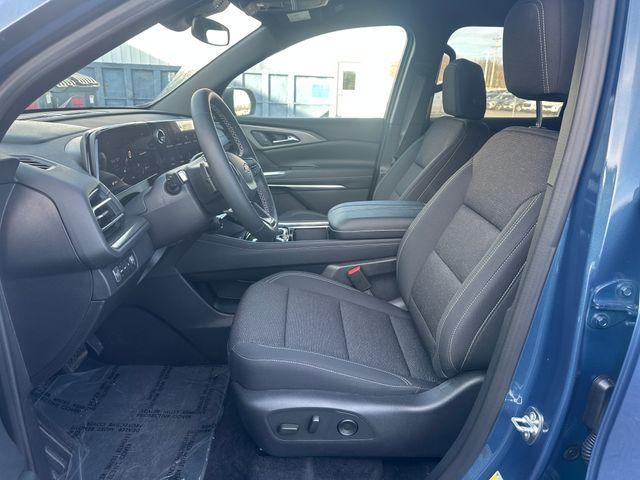 new 2026 Chevrolet Traverse car, priced at $43,368