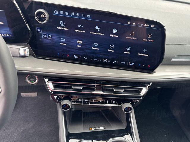 new 2025 Chevrolet Traverse car, priced at $44,015