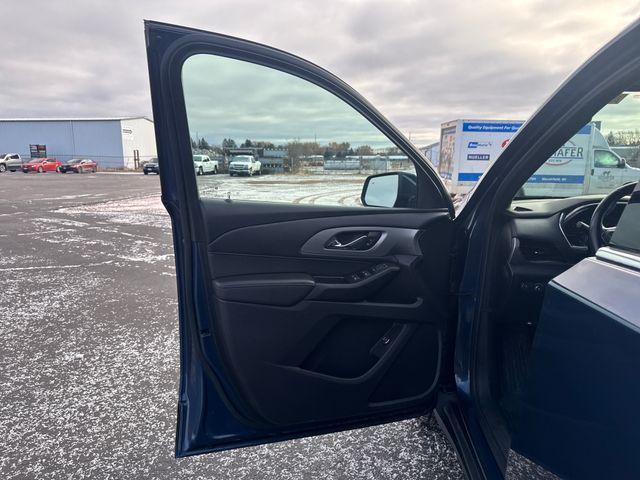 used 2022 Chevrolet Traverse car, priced at $25,366