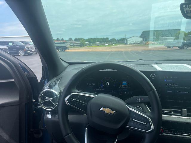 used 2025 Chevrolet Equinox car, priced at $30,469