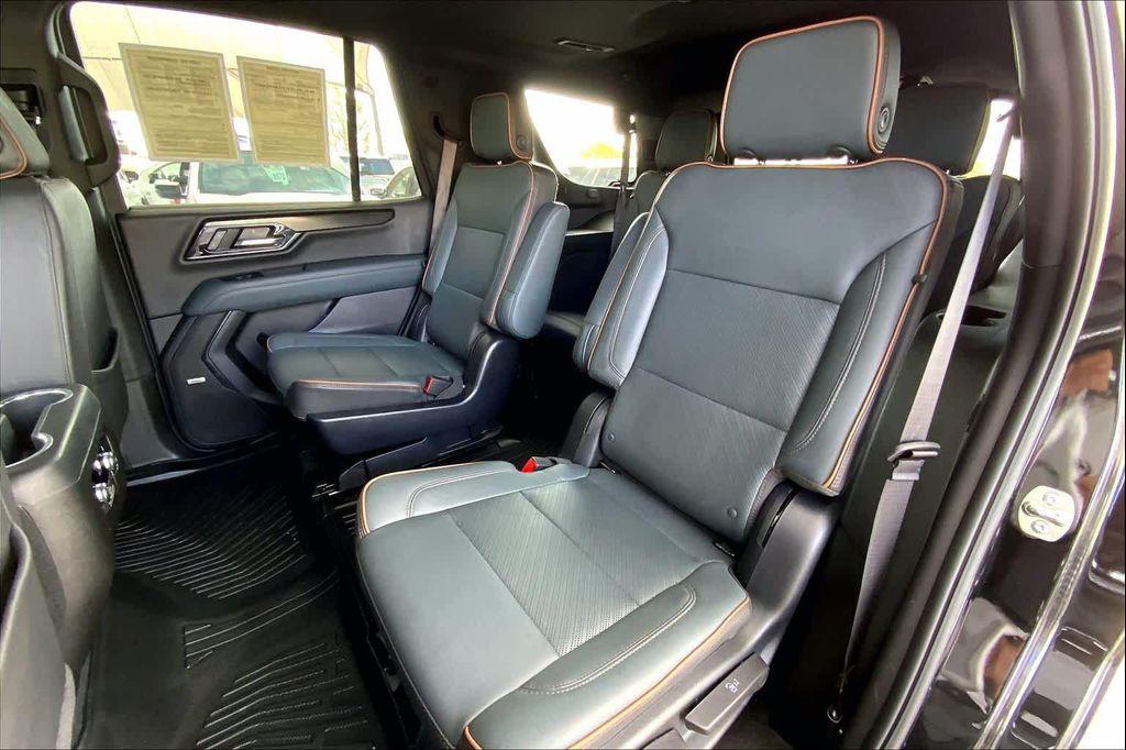 used 2025 GMC Yukon car, priced at $78,982