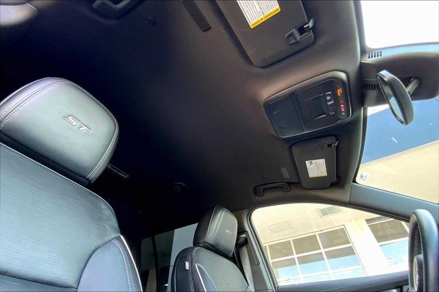 used 2025 Buick Enclave car, priced at $44,992