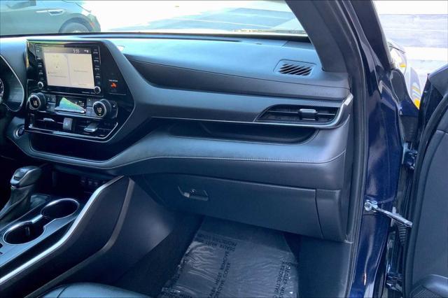 used 2021 Toyota Highlander car, priced at $31,320