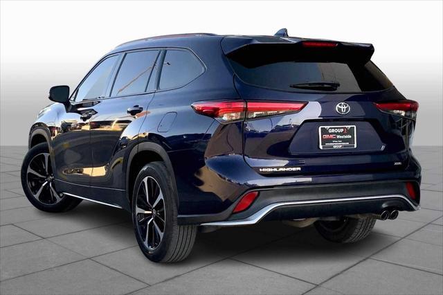 used 2021 Toyota Highlander car, priced at $31,320