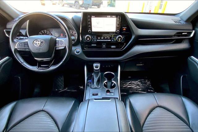 used 2021 Toyota Highlander car, priced at $31,320