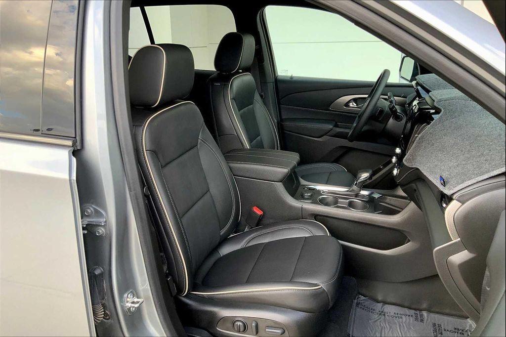 used 2023 Chevrolet Traverse car, priced at $40,982