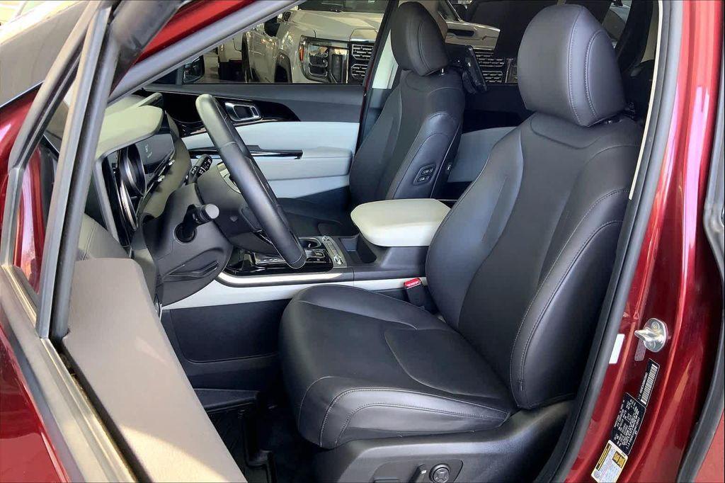 used 2022 Kia Carnival car, priced at $32,592