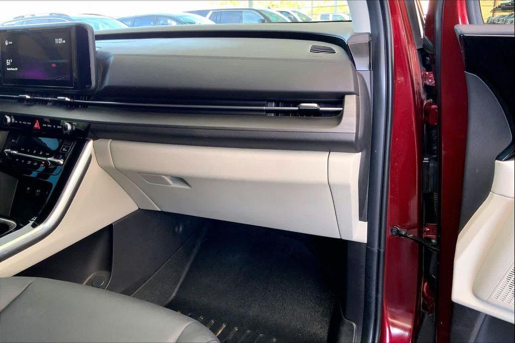 used 2022 Kia Carnival car, priced at $32,592