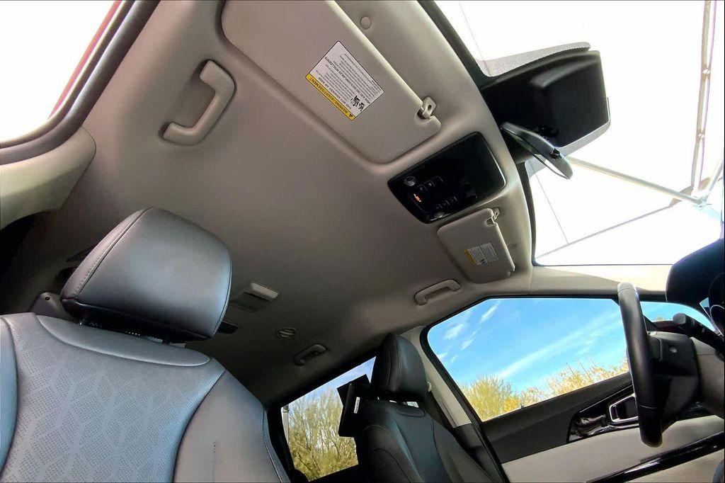 used 2022 Kia Carnival car, priced at $32,592