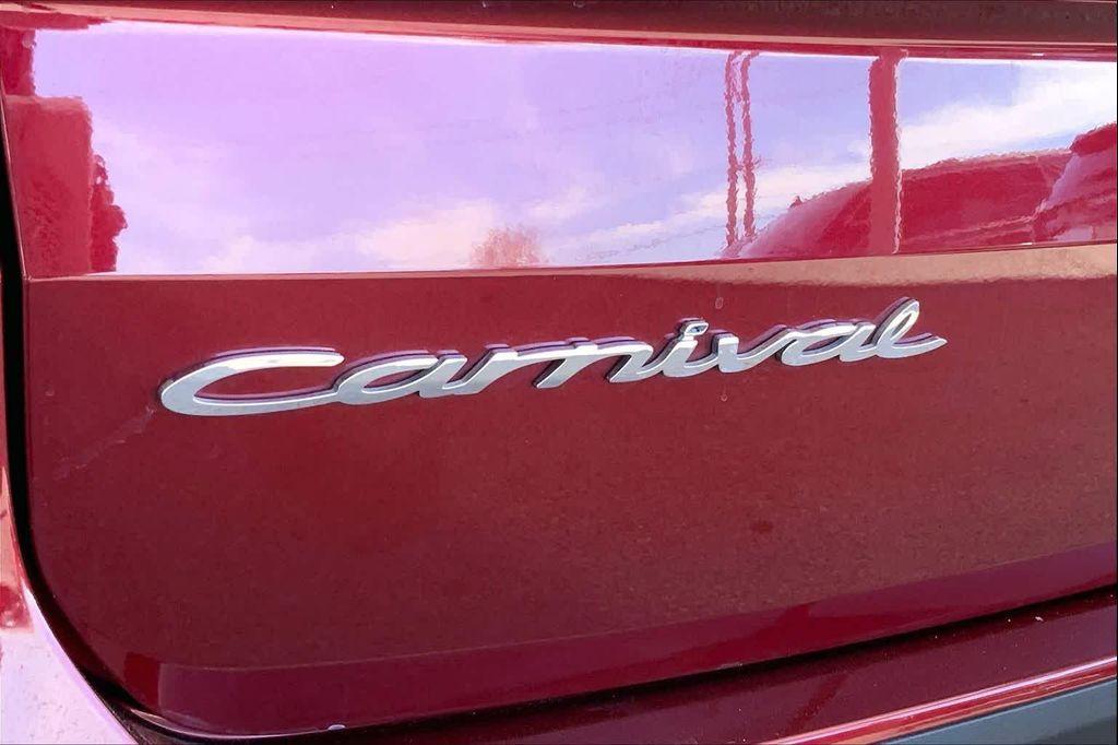 used 2022 Kia Carnival car, priced at $32,592