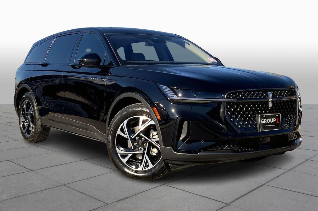 used 2025 Lincoln Nautilus car, priced at $48,713