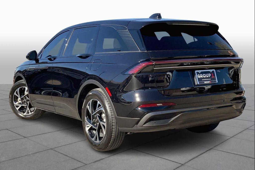 used 2025 Lincoln Nautilus car, priced at $48,713