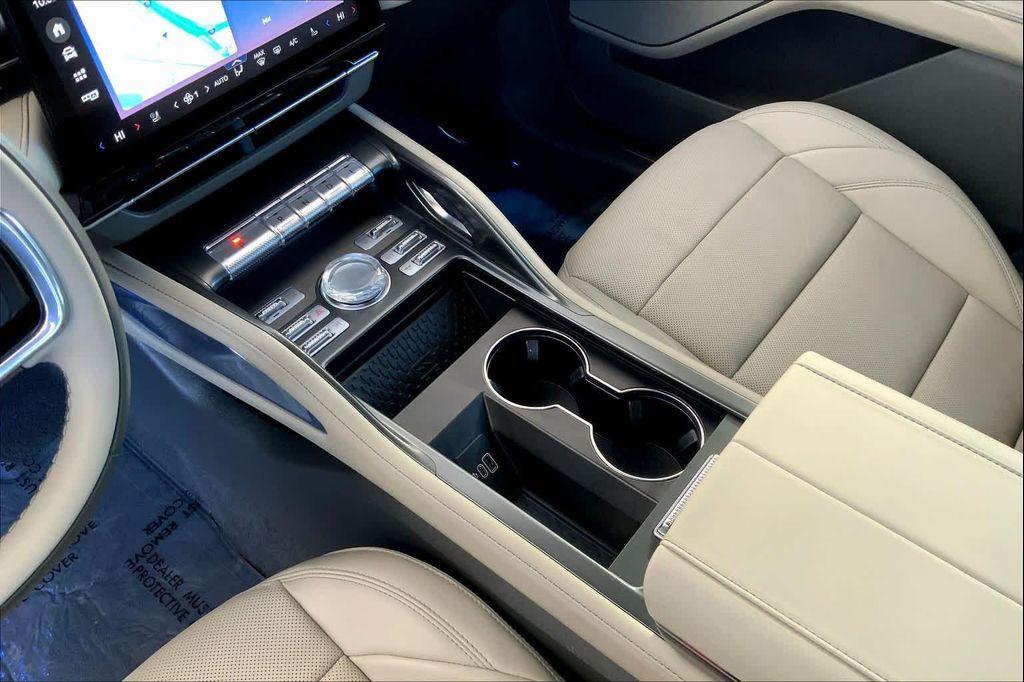 used 2025 Lincoln Nautilus car, priced at $48,713