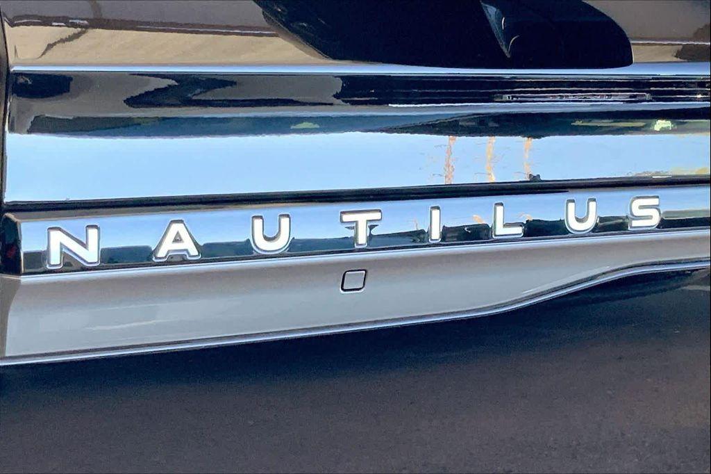 used 2025 Lincoln Nautilus car, priced at $48,713