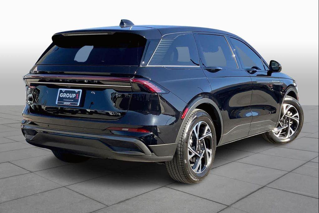used 2025 Lincoln Nautilus car, priced at $48,713