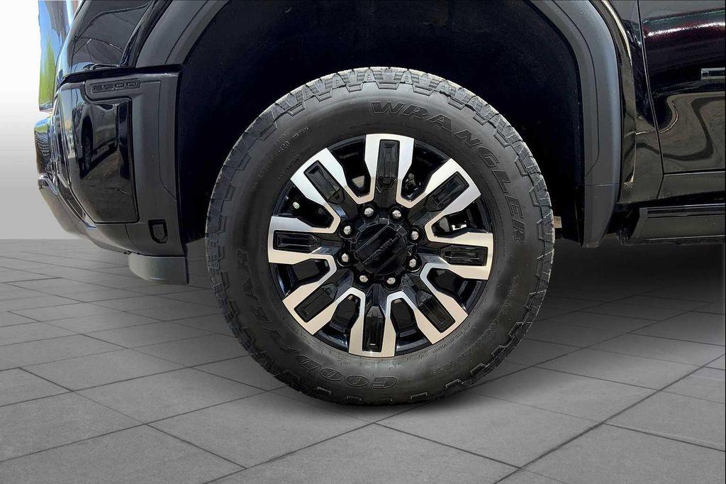 used 2024 GMC Sierra 2500 car, priced at $85,889