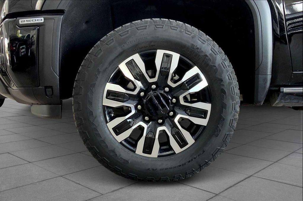 used 2025 GMC Sierra 2500 car, priced at $77,592