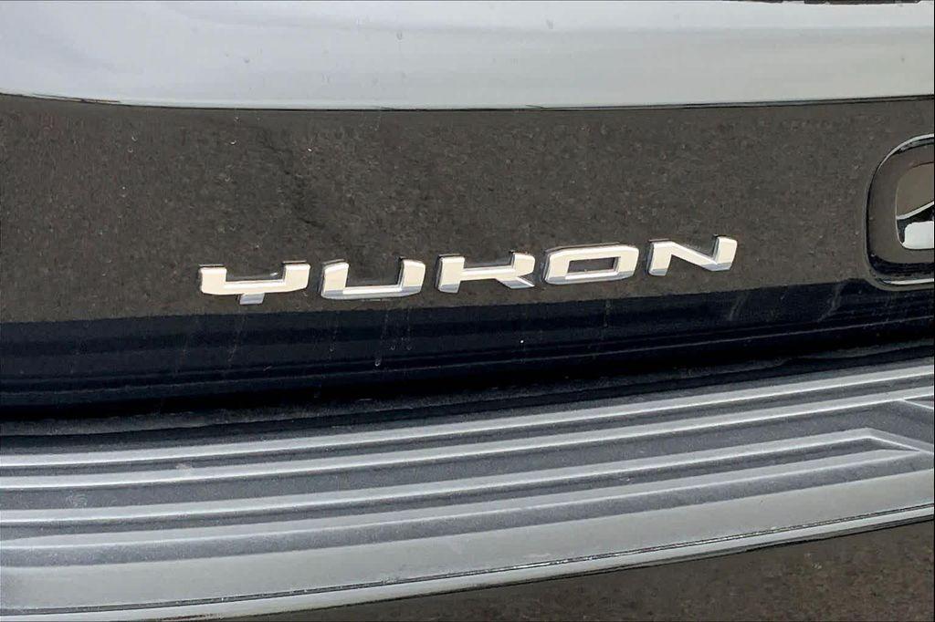 used 2022 GMC Yukon XL car, priced at $58,047