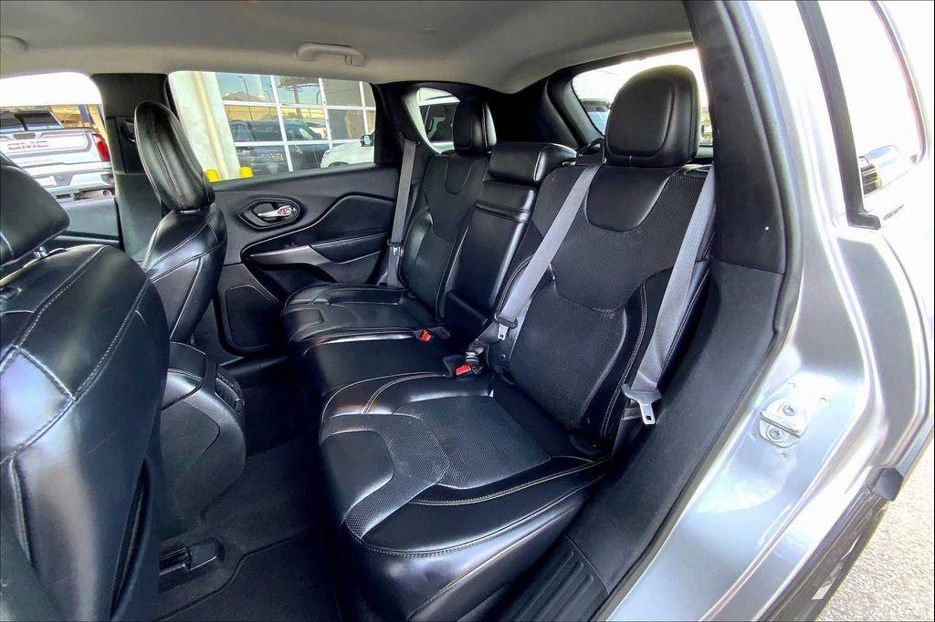 used 2019 Jeep Cherokee car, priced at $11,982