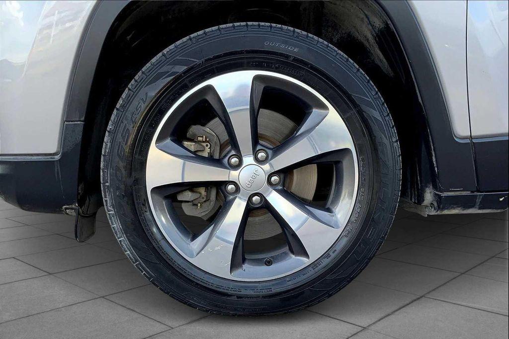 used 2019 Jeep Cherokee car, priced at $11,982