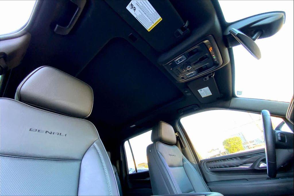 used 2022 GMC Yukon XL car, priced at $59,982