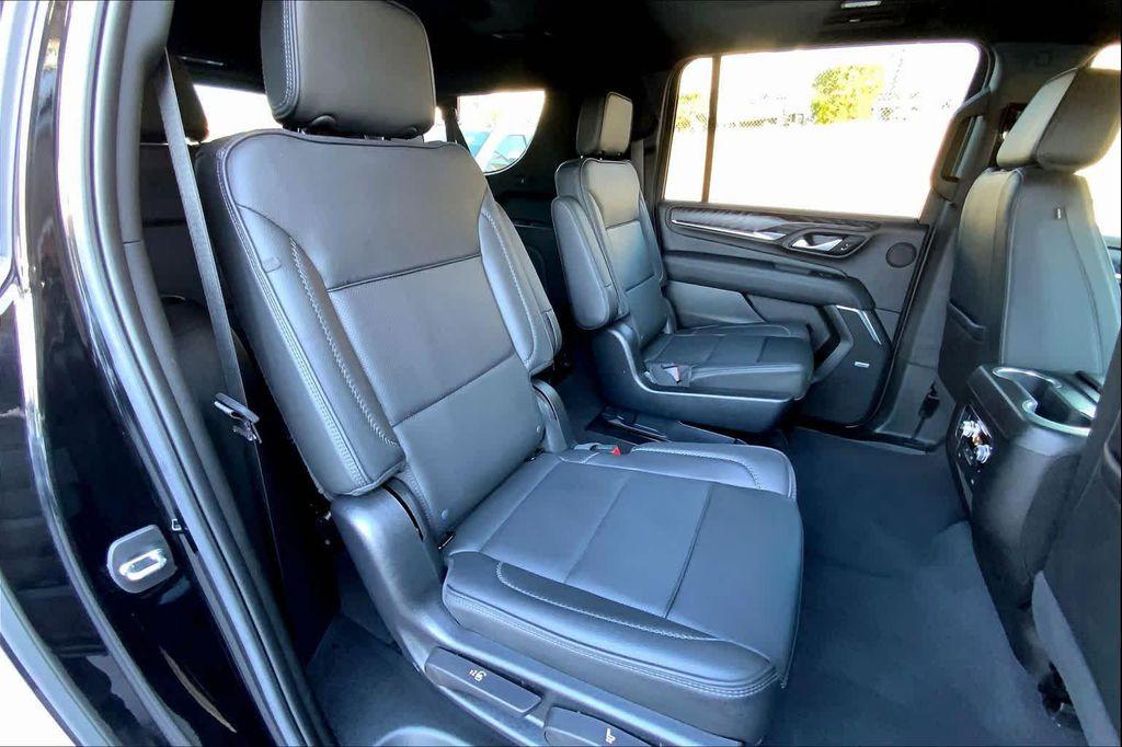 used 2022 GMC Yukon XL car, priced at $59,982